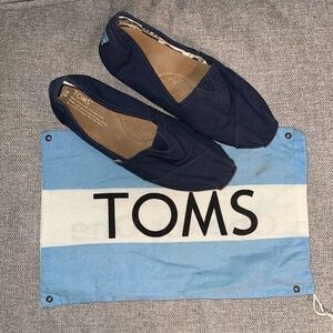 Navy Toms